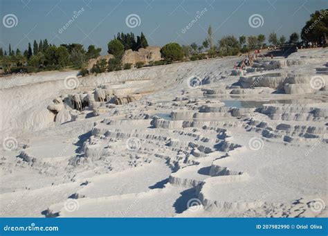  Pamukkales Hierapolis: Turkosske bad och romerska ruiner i ett naturskönt landskap!