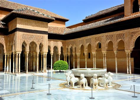 Alhambra! Ett mirakel av maurisk arkitektur och historia i Granada