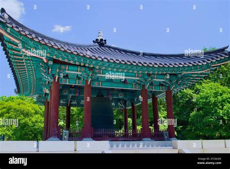  Chilgok-Gamcheondong Historical Village, Enchanting Glimpse into Korea's Past and a Haven for Traditional Delights!