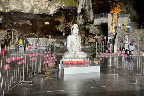  Kek Lok Tong Cave Temple! En Mystisk Grotta Fylld Med Buddhistiska Skatter