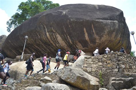 Olumo Rock: En Gigantisk Stenformation med Spektakulära Vyer över Abeokuta!