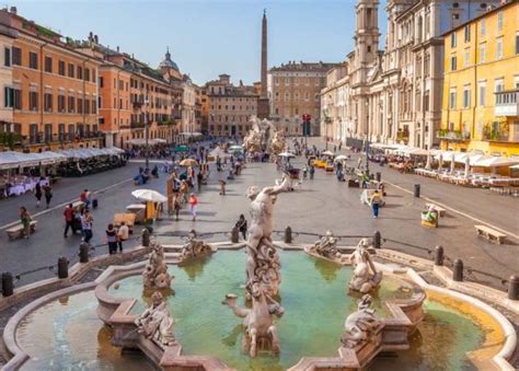  Piazza Navona! En plats där konst möter liv och rörelse