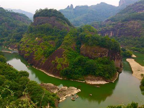  Wuyishan National Nature Reserve - En vacker oas med majestätiska berg!