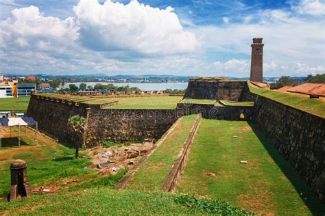 Zainabad Fort: En Historisk Bastion Med En Mystisk Aura!