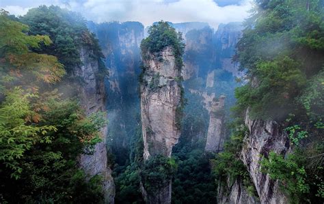  Zhangjiajie National Forest Park – En Magisk Resa Till En Annat Värld!