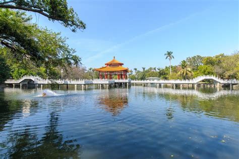 Zhongshan Scenic Spot - En Historisk Smältdegel av Kultur och Natur!